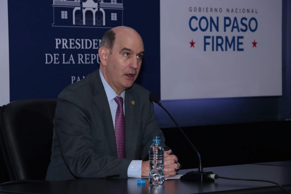 Panamá mantiene su calificación de grado de inversión pero S P lanza