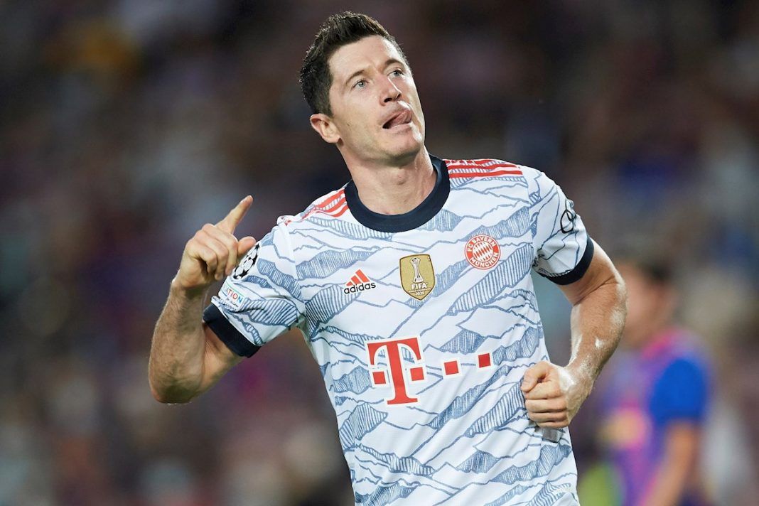 Lewandowski Recibe La Bota De Oro Y Dice Que Compite Consigo Mismo No Con Messi Y Cristiano